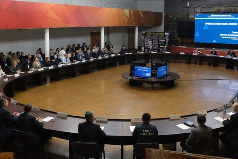 Электросетевая компания «АСТ» приняла участие в заседании, посвящённом вопросам ЖКХ